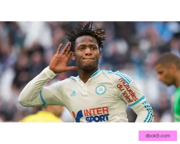 午间福利放送太阳报聚焦西汉姆新援索莱尔女友引热议颜值与故事圈粉